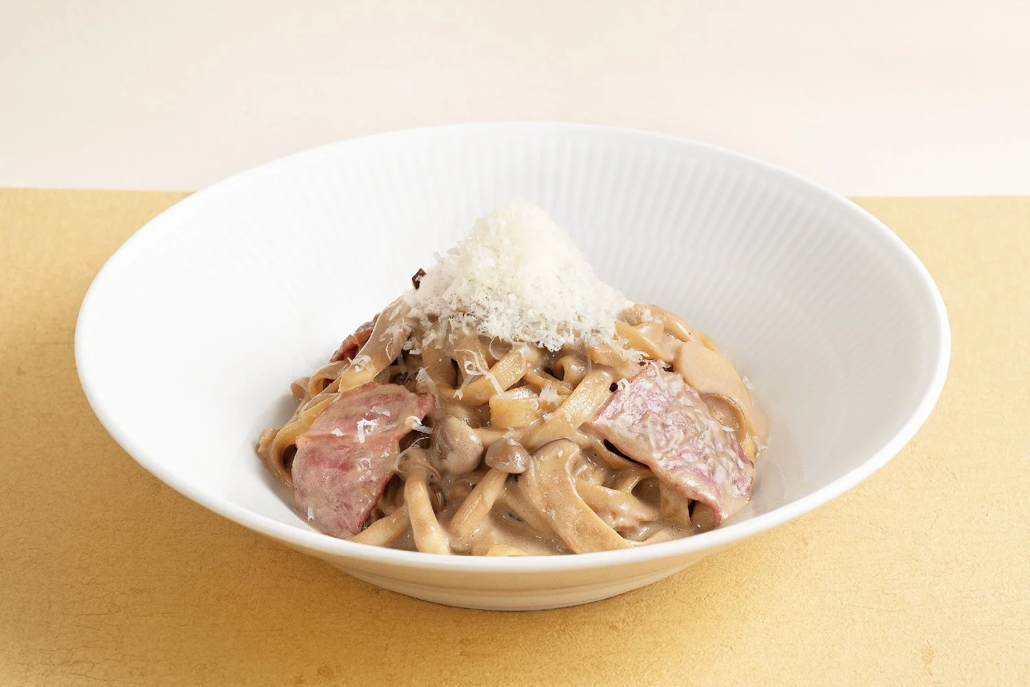 パスタ,クリームソース,きのこ,ベーコン,チーズ,イタリアン,洋食,グルメ,麺料理,ディナー