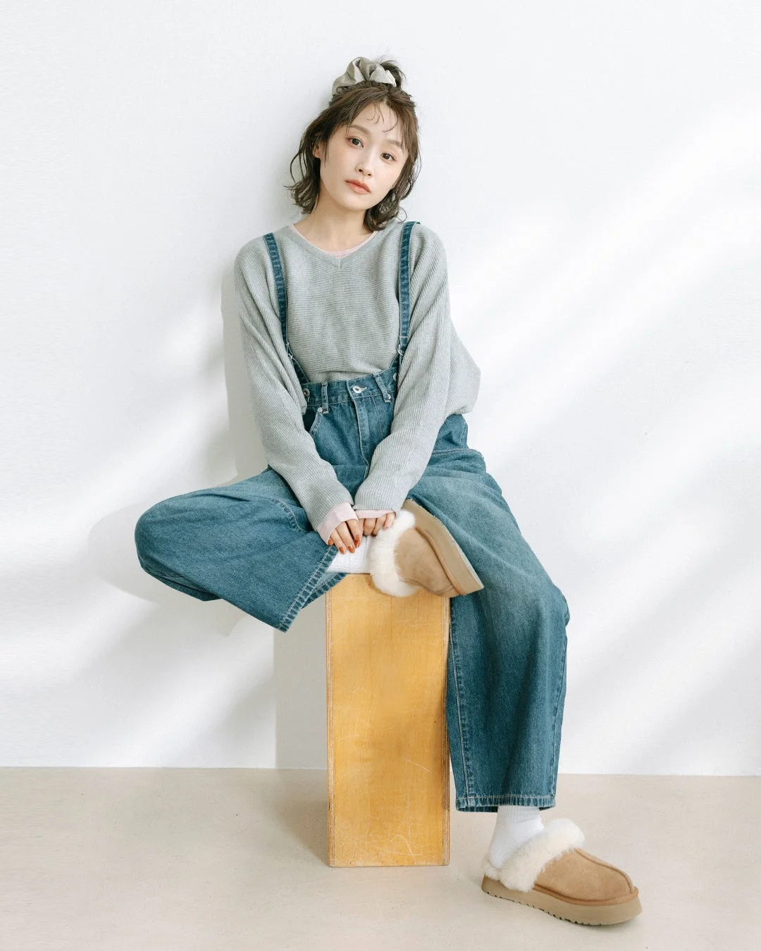 LOOK 01
