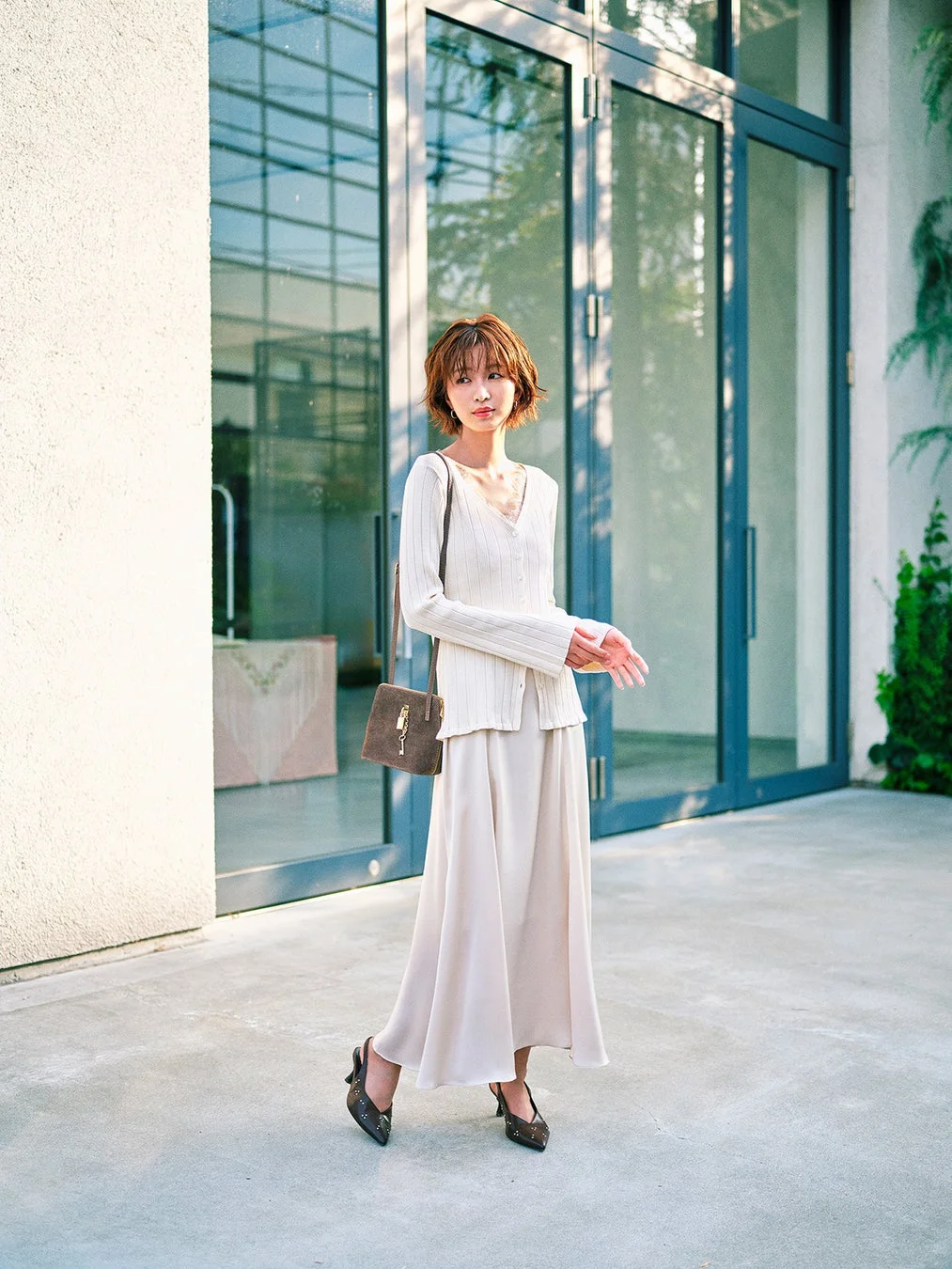 LOOK1：ベージュのワントーンコーデ