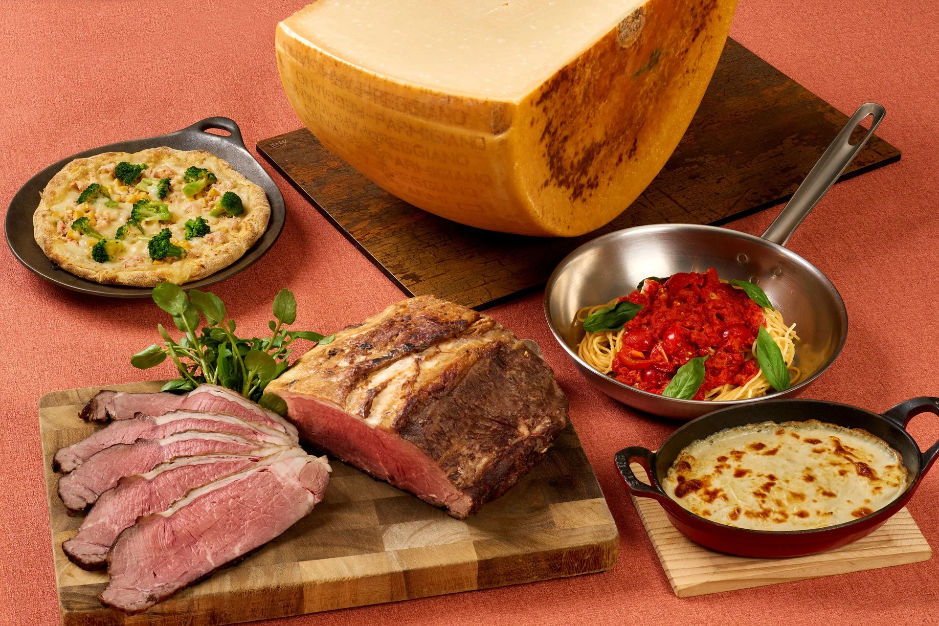 パルミジャーノ・レッジャーノと豪華な洋食
