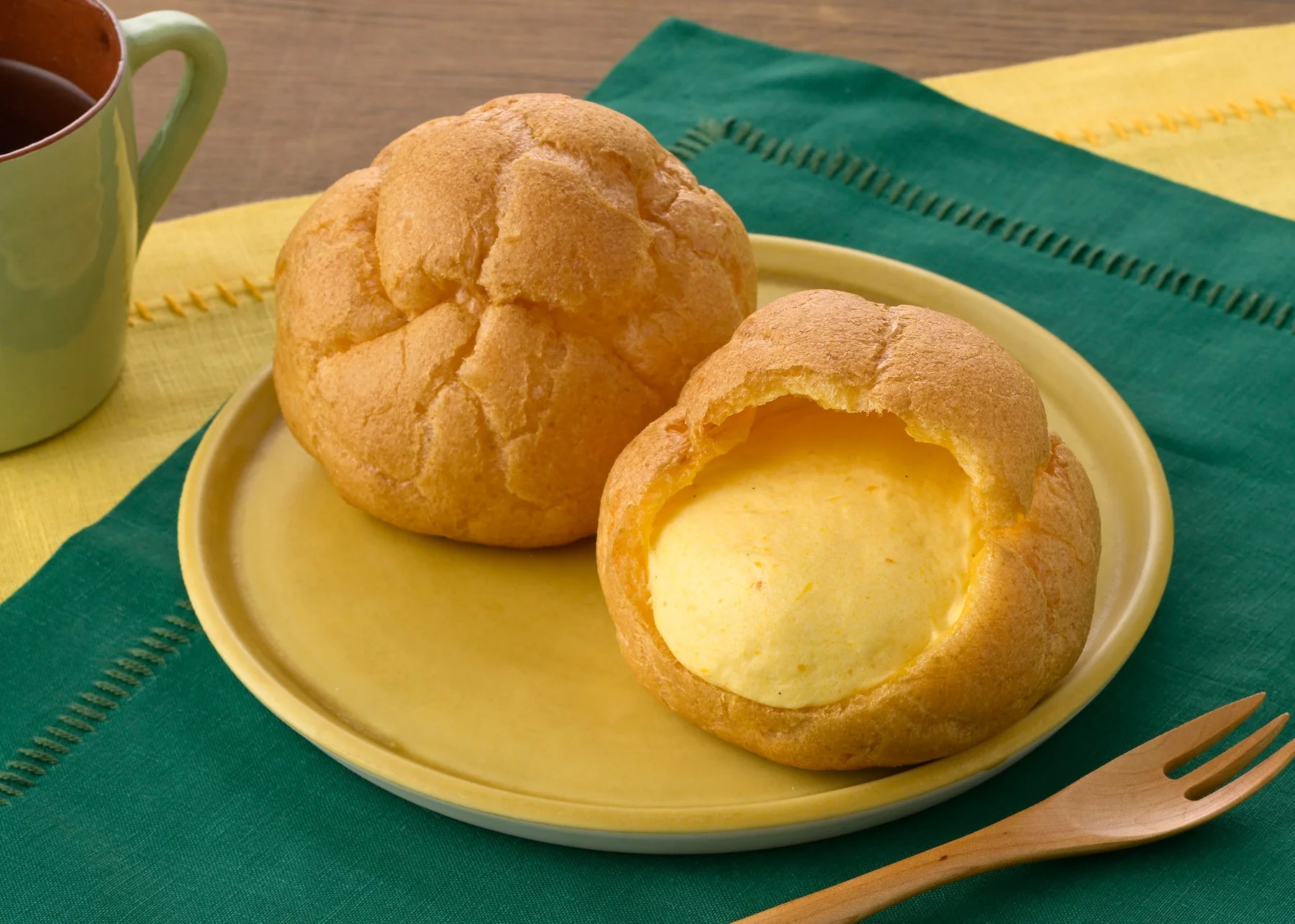 ジャンボシュークリーム(北海道産かぼちゃ)