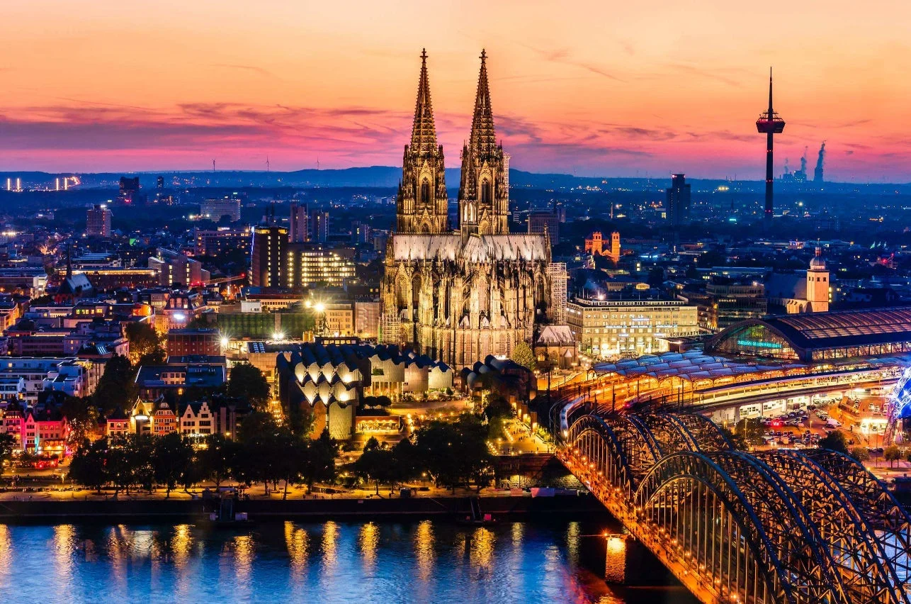 ケルン大聖堂の夜景