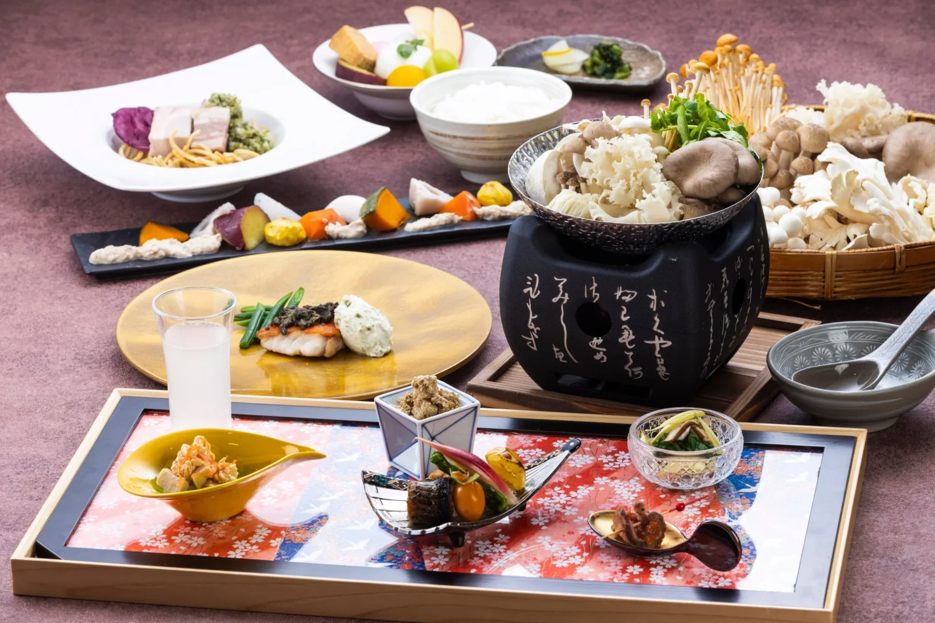豪華な和食の会席料理