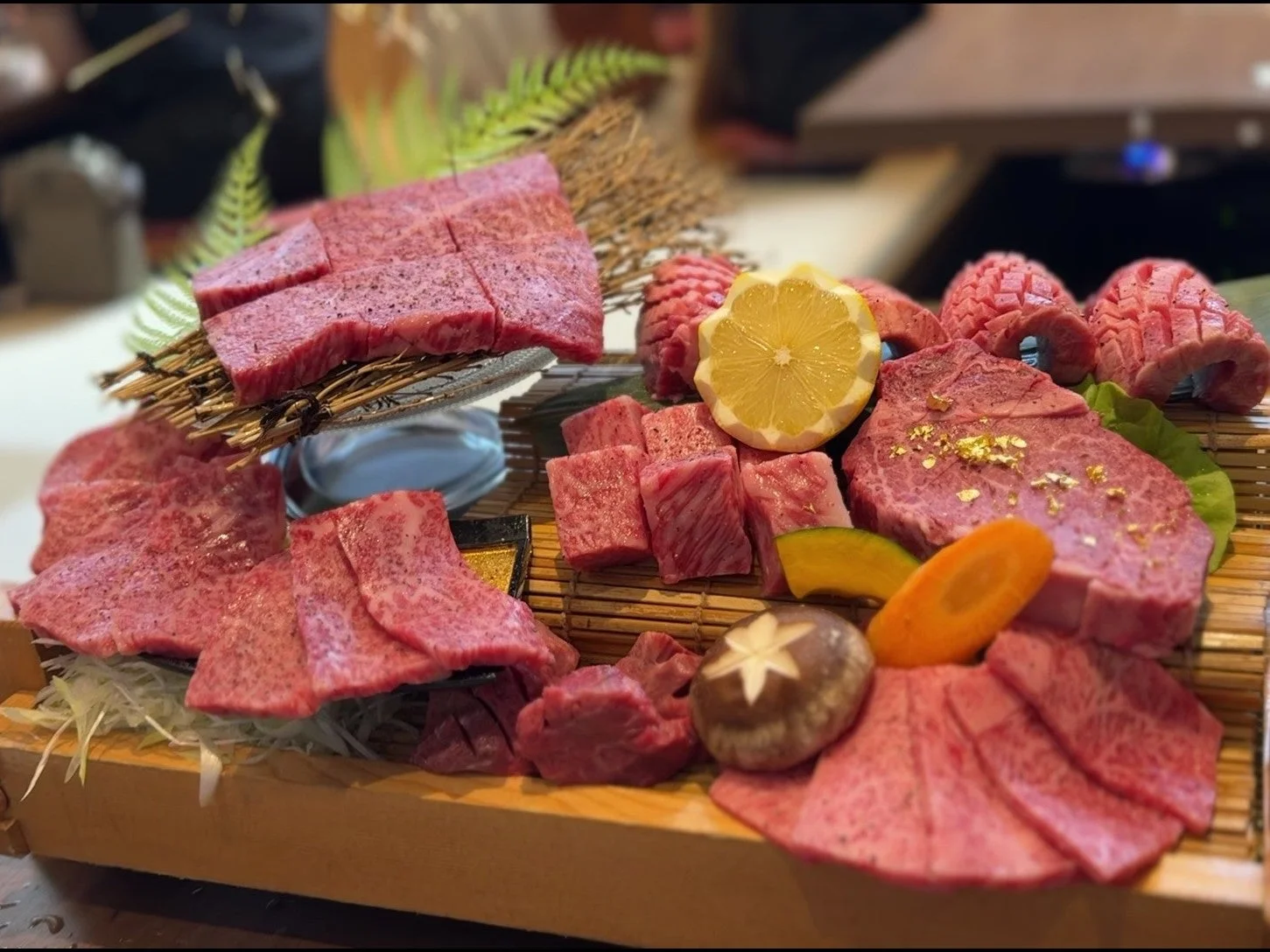 豪華な和牛の盛り合わせ