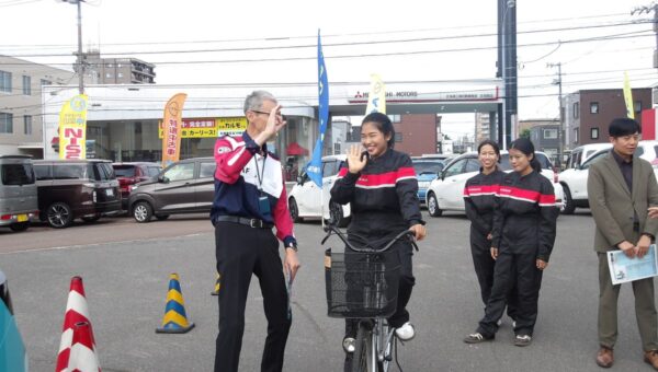 【JAF札幌】北海道・警察・JAFが連携し、札幌トヨタで交通安全講習を開催！