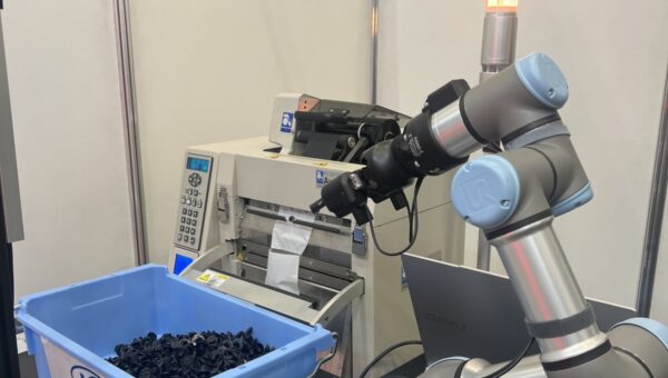 北陸技術交流テクノフェア2026に初出展。バラ積みピッキングで２つの自動化「梱包工程」と「コネクタ篏合」を披露。