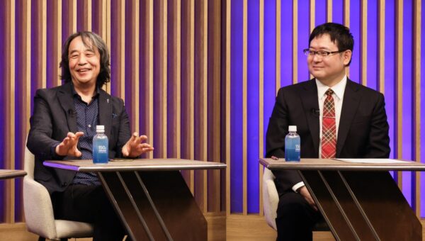ミステリー作家の有栖川有栖さんと米澤穂信さんが対談、21日にNIKKEI LIVEで配信