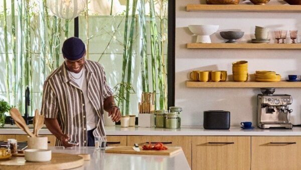 ストリーミング時代のリスニング体験を、もっとシンプルに心地よく。ワイヤレスホームオーディオシステム「JBL COVE」3モデル登場