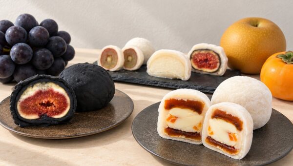 日本の秋を、贅沢に味わう。「弁才天」から、希少な黒無花果やブラックシャインマスカットなど、秋の実りを包んだ季節のフルーツ大福が登場！