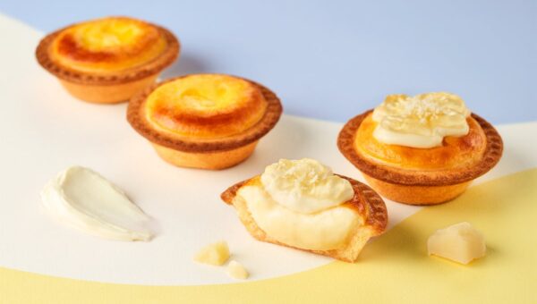 【11/11はチーズの日】とことんチーズにときめく「CHEESE Weeks！」12周年記念！オリジナルが、チーズたっぷりにパワーアップした「焼きたてチーズタルト アニバーサリー」登場