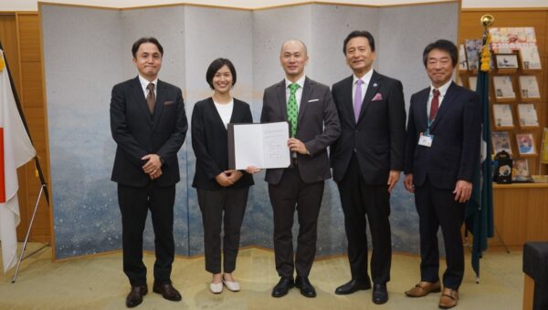 佐賀県及び公益財団法人佐賀未来創造基金と、特定非営利活動法人デジタルものづくり協議会が進出協定を締結
