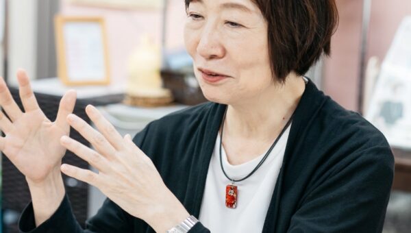 子育て記録キット「Hibi」、小児科医・発達脳科学者 成田奈緒子氏の監修で「おすすめの使い方」を公開。基本のセットとお子さまペアセットの2展開に