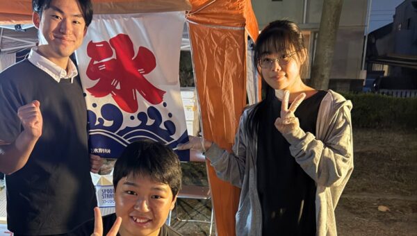 【埼玉県入間市】「とても羨ましいです」。かき氷の屋台に立った高校生が、自治会の秋祭りで感じたこと