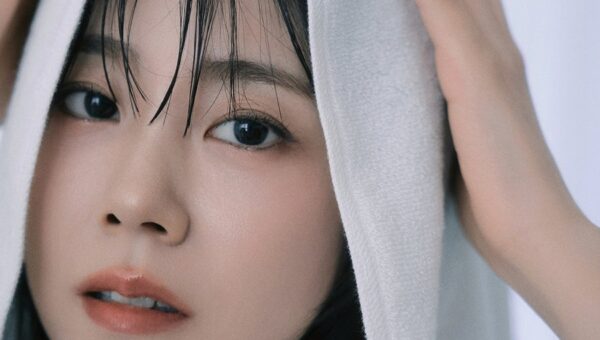 KARA20周年に向けた10年ぶりの写真集『ハン・スンヨン写真集Inside You, Inside Me』12月10日（木）発売！