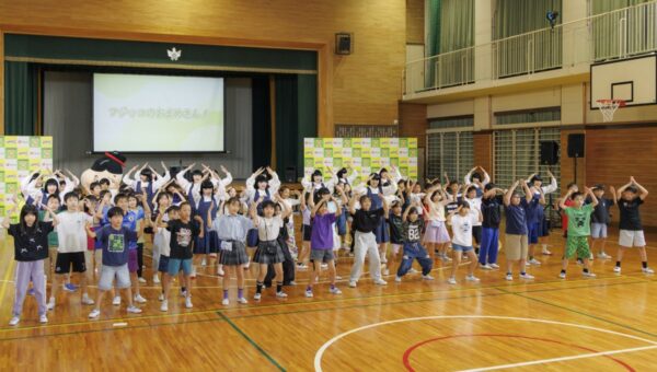 10月13日「豆の日」昭和の超有名サウンドロゴ（商標）「♪フジッコのおまめ～さん♪」ブランド50周年を記念し、令和のバズダンスとして復活！